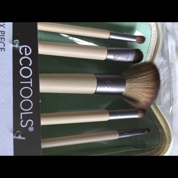 Ecotools Other - Ecotools makeup brush set